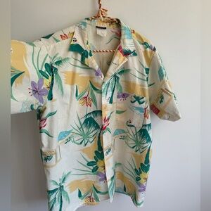 Vintage button down short sleeve top
Conte
Large